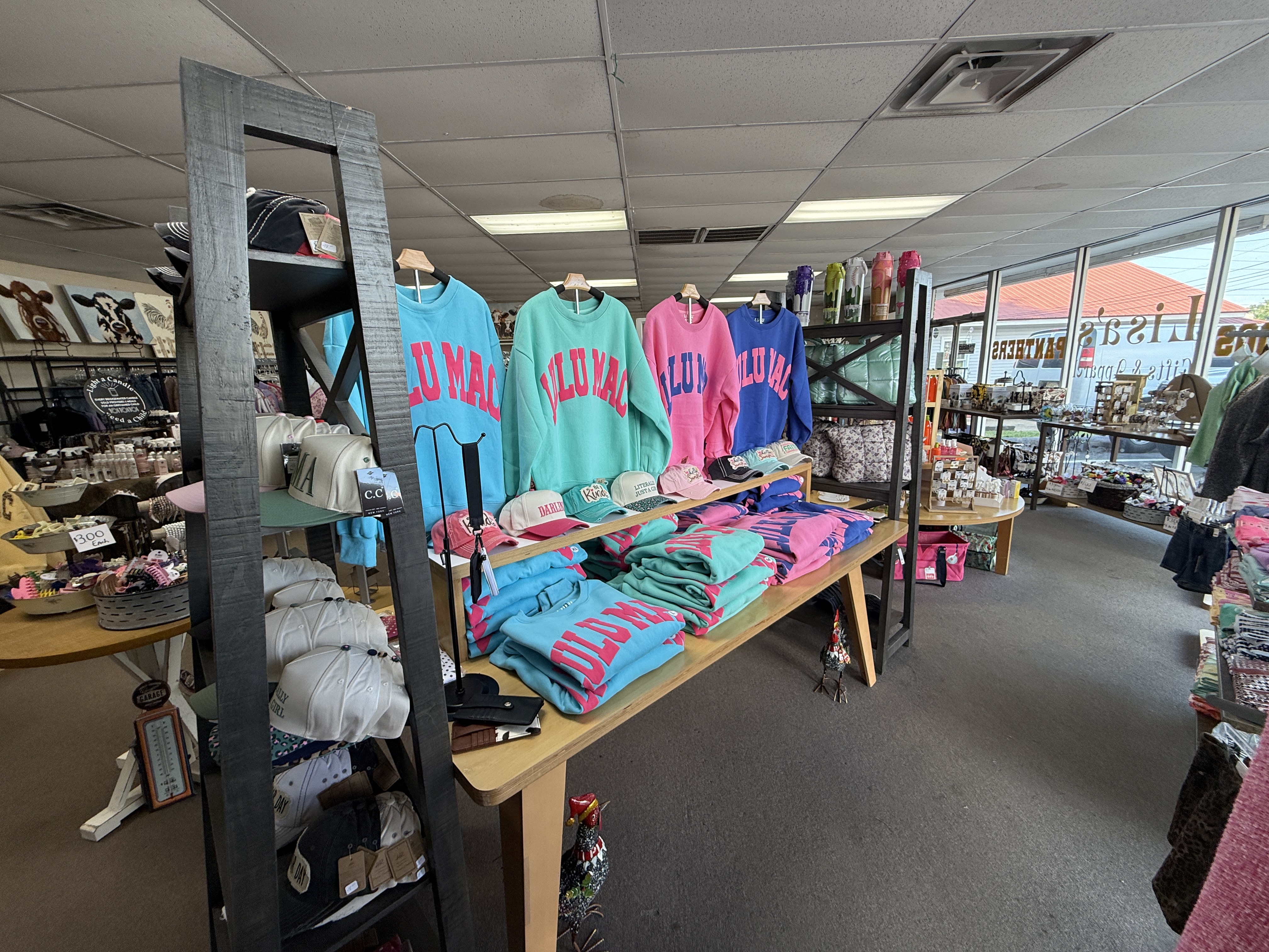 Lisa's Gifts and Apparel photo 9
