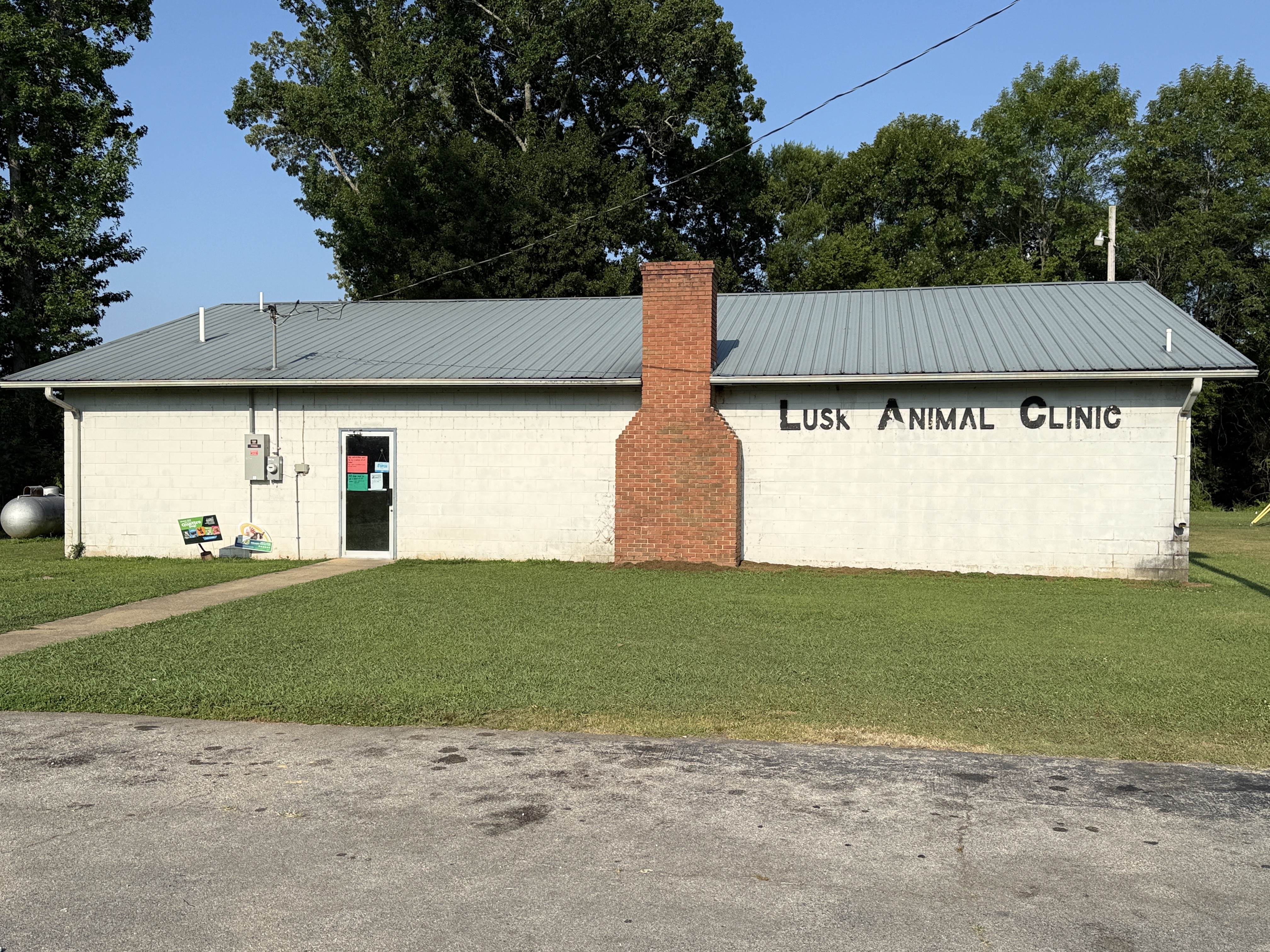 Lusk Animal Clinic in Piedmont, Alabama