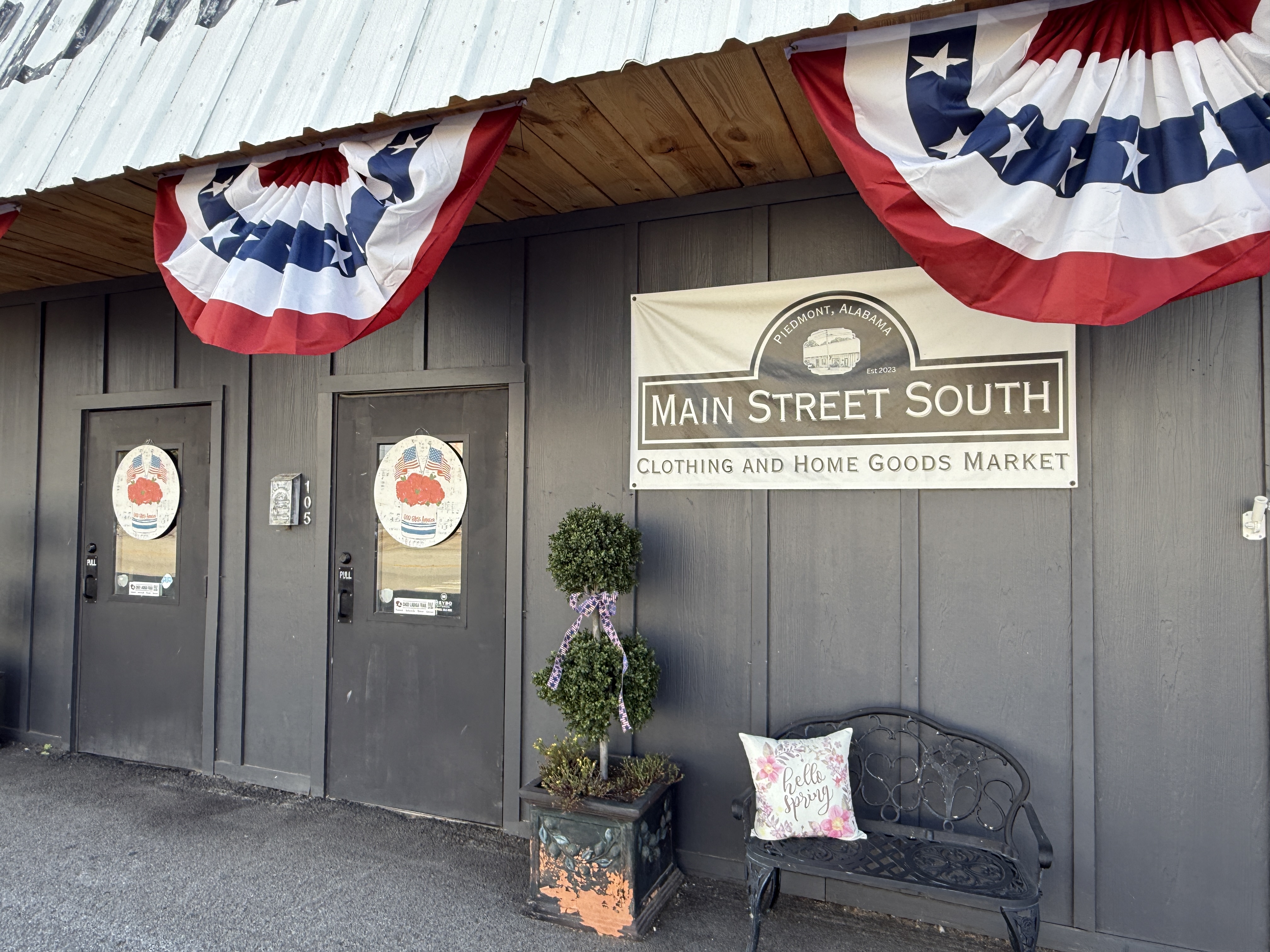 Main Street South Vendor Mall in Piedmont, Alabama